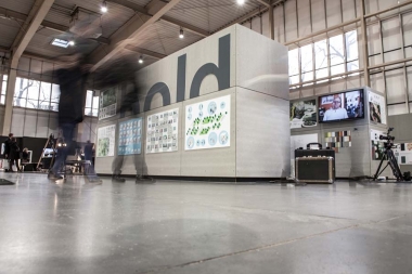 <span>Bold Arena Design</span><i>→</i>